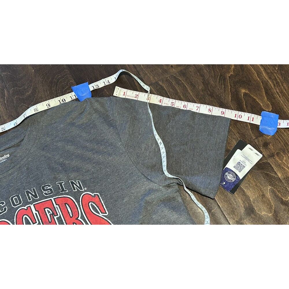 NWT Captivating Wisconsin Badgers Gray Genuine College Product Large TShirt NCAA - Picture 7 of 11